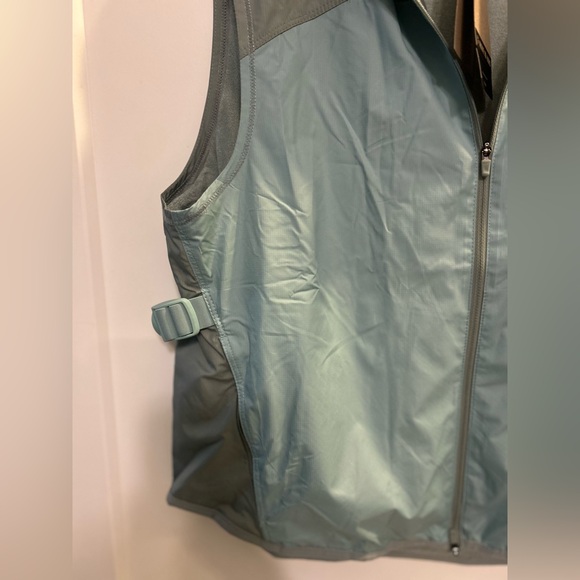 NWT Nike Women’s Repel Trail Running Vest in Mica Mint Green - Picture 7 of 14